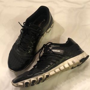 Reebok realflex tennis shoes size 13